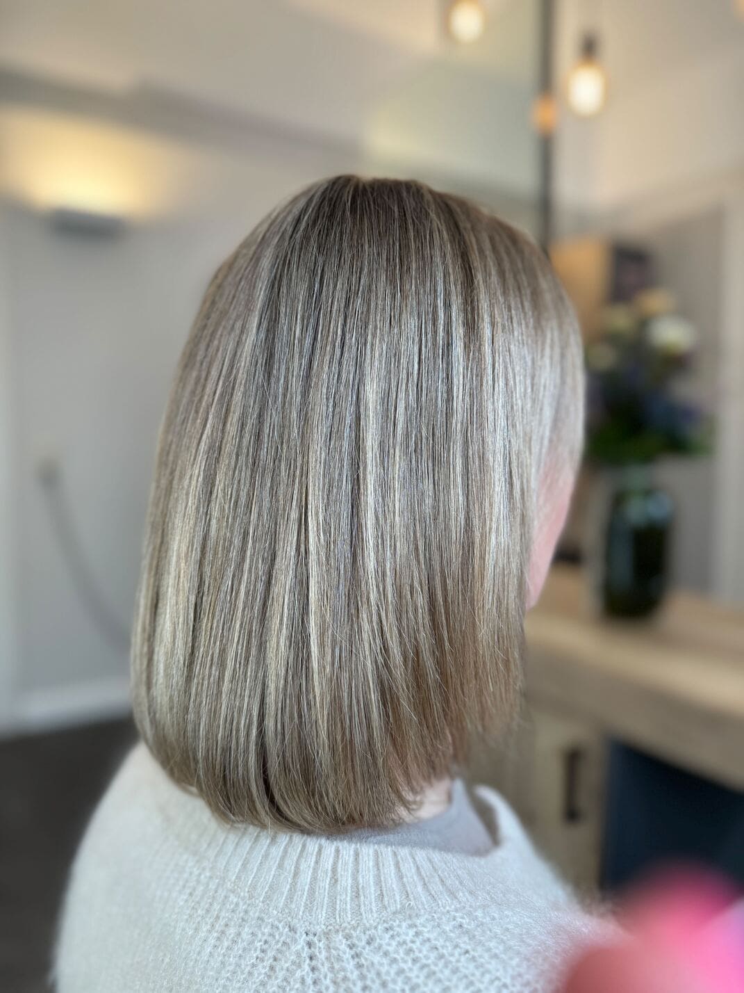 Blonder Haarschnitt kurz